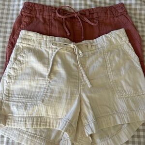 Lot of 2 Old Navy Women's Shorts - Cream and Mauve